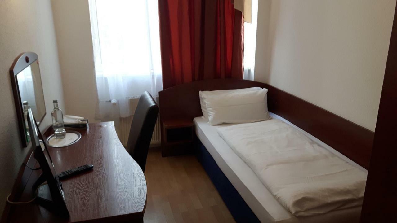 Hotel Aurelia Frankfurt am Main Exteriör bild